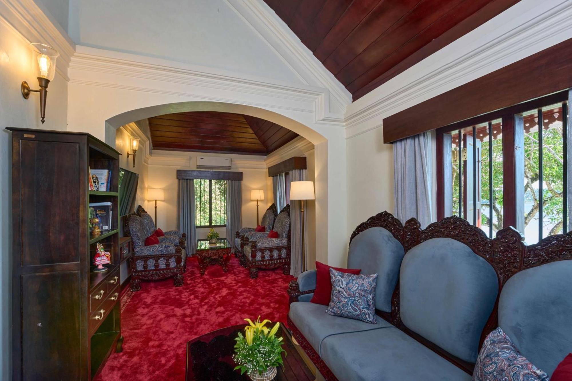 The Leela Ashtamudi, A Raviz Hotel Коллам Екстер'єр фото The library at the residence of the Thai ambassador to the United States